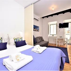 monica-lisbon-rentals-downtown.hotels-lisbon-portugal.com/